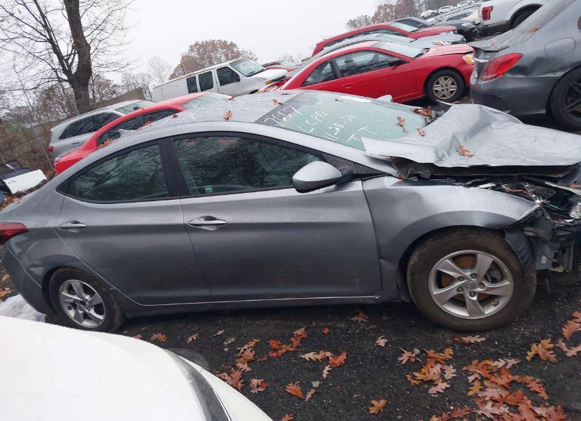 Photo 13 of 2015 Hyundai Elantra SE (VIN 5NPDH4AE7FH567667)