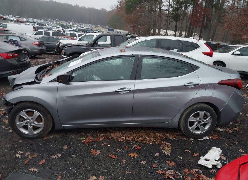 Photo 14 of 2015 Hyundai Elantra SE (VIN 5NPDH4AE7FH567667)