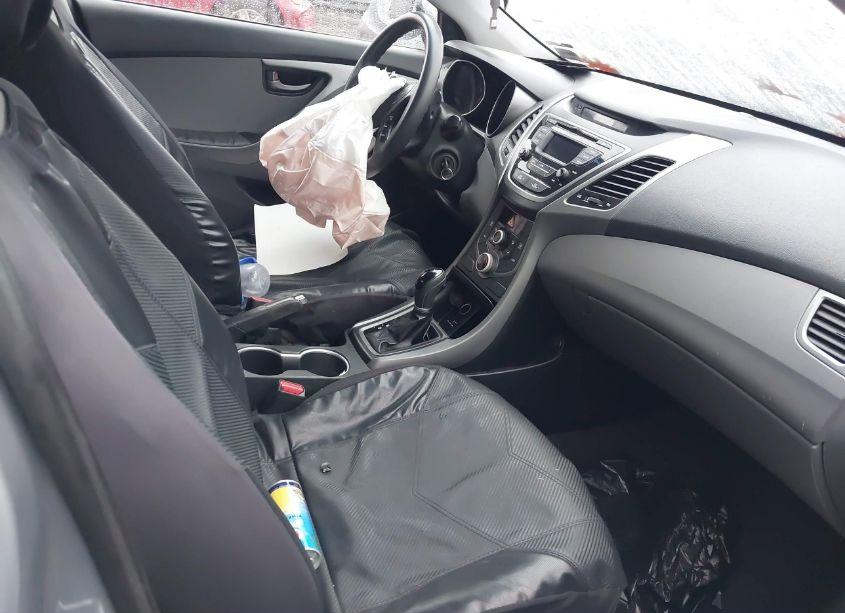 Photo 5 of 2015 Hyundai Elantra SE (VIN 5NPDH4AE7FH567667)