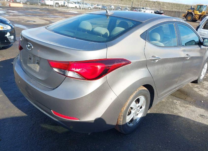 Photo 4 of 2015 Hyundai Elantra SE (VIN 5NPDH4AE7FH574389)