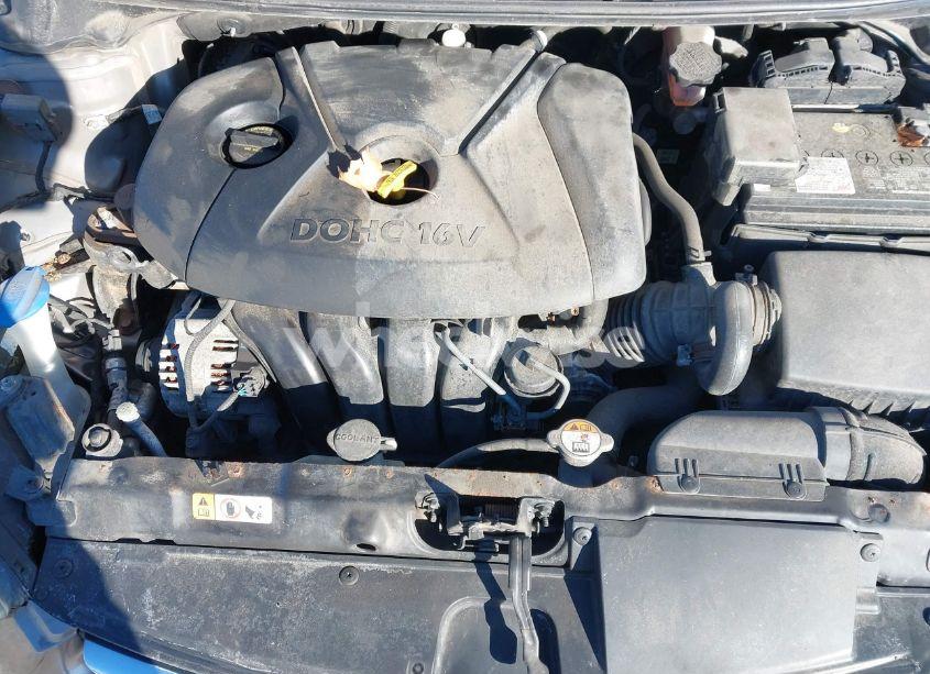 Photo 10 of 2015 Hyundai Elantra SE (VIN 5NPDH4AE7FH583240)