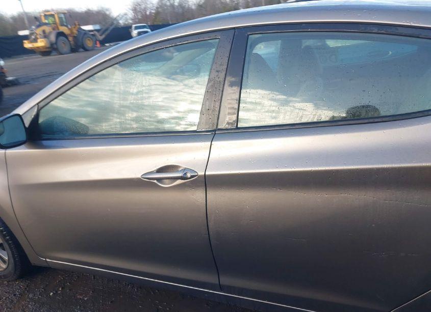 Photo 14 of 2015 Hyundai Elantra SE (VIN 5NPDH4AE7FH614258)