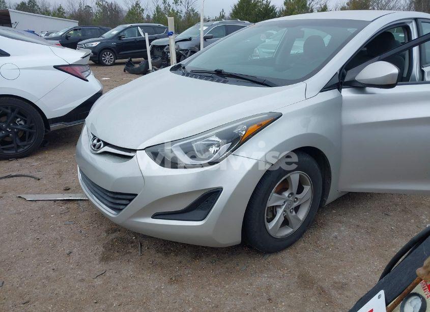 Photo 6 of 2015 Hyundai Elantra SE (VIN 5NPDH4AE7FH623414)