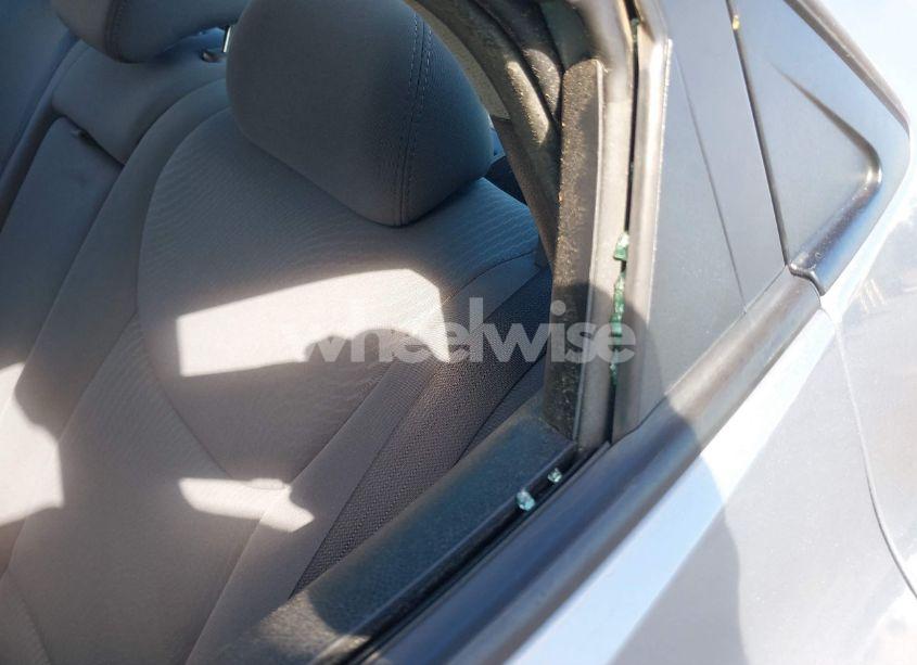 Photo 12 of 2015 Hyundai Elantra SE (VIN 5NPDH4AE7FH629004)