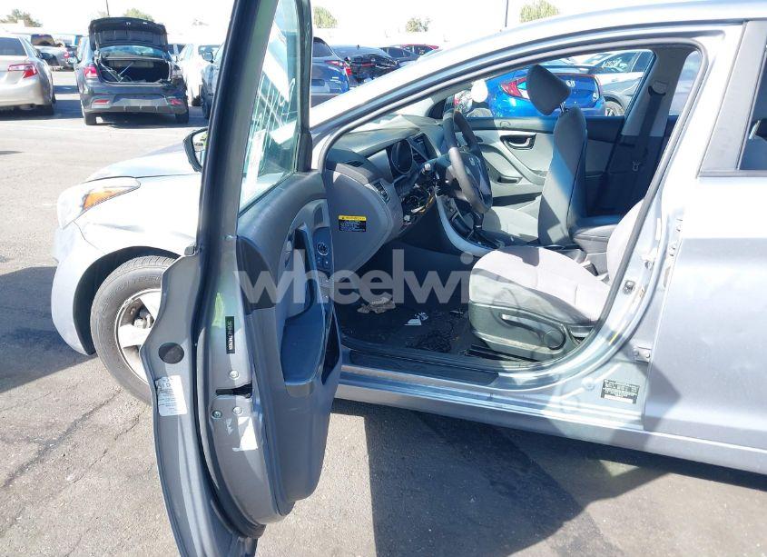 Photo 5 of 2015 Hyundai Elantra SE (VIN 5NPDH4AE7FH629004)