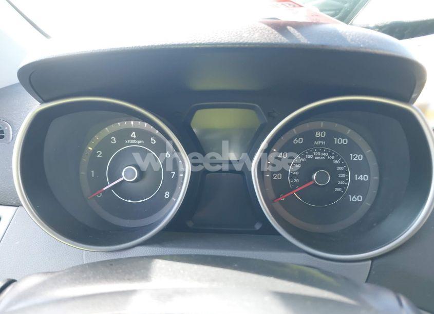 Photo 7 of 2015 Hyundai Elantra SE (VIN 5NPDH4AE7FH629004)