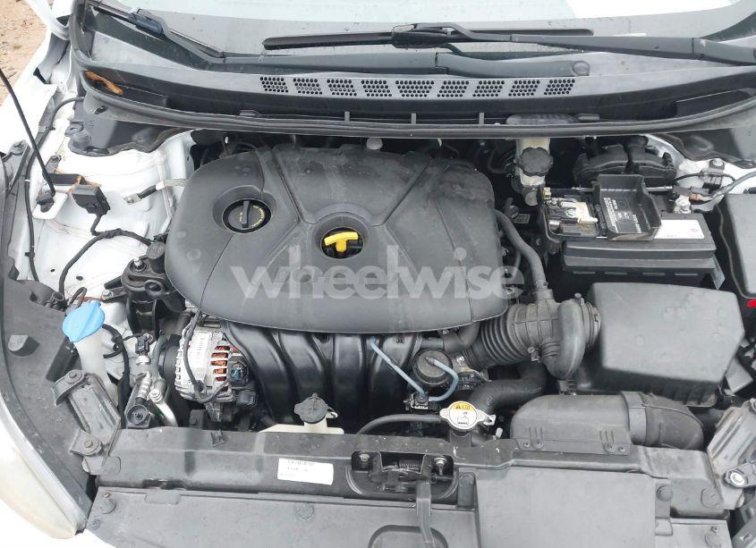 Photo 10 of 2015 Hyundai Elantra SE (VIN 5NPDH4AE7FH650385)
