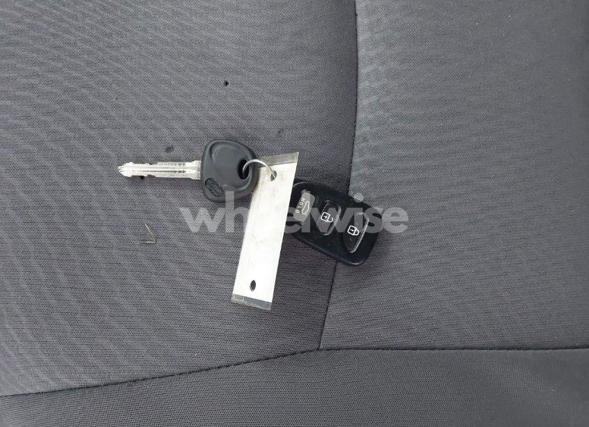 Photo 11 of 2015 Hyundai Elantra SE (VIN 5NPDH4AE7FH650385)