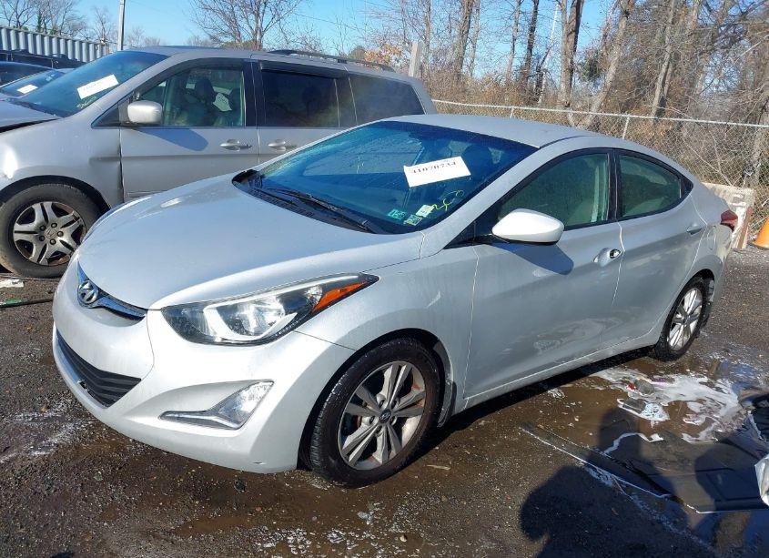 Photo 2 of 2016 Hyundai Elantra SE (VIN 5NPDH4AE7GH659640)