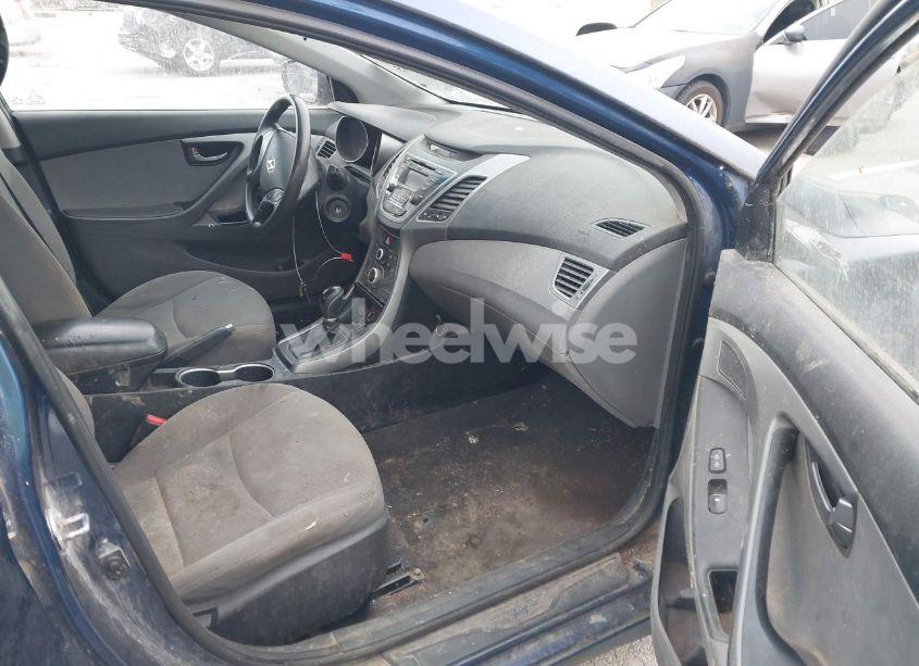 Photo 5 of 2016 Hyundai Elantra SE (VIN 5NPDH4AE7GH672890)