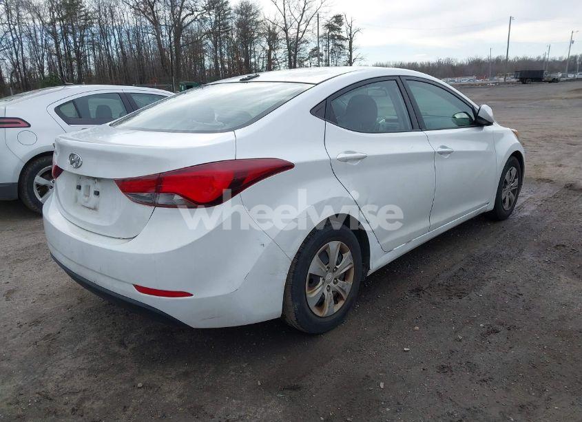Photo 4 of 2016 Hyundai Elantra SE (VIN 5NPDH4AE7GH677460)