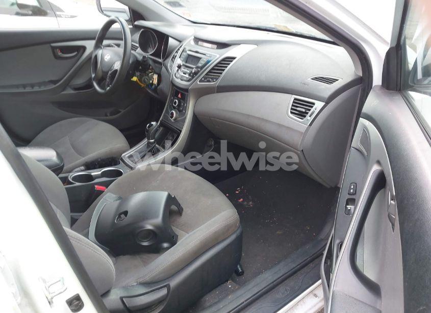 Photo 5 of 2016 Hyundai Elantra SE (VIN 5NPDH4AE7GH677460)