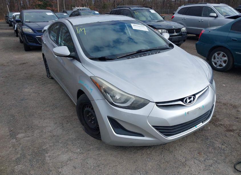 2016 Hyundai Elantra SE (VIN 5NPDH4AE7GH680570) main photo