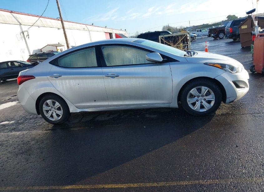 Photo 13 of 2016 Hyundai Elantra SE (VIN 5NPDH4AE7GH715477)
