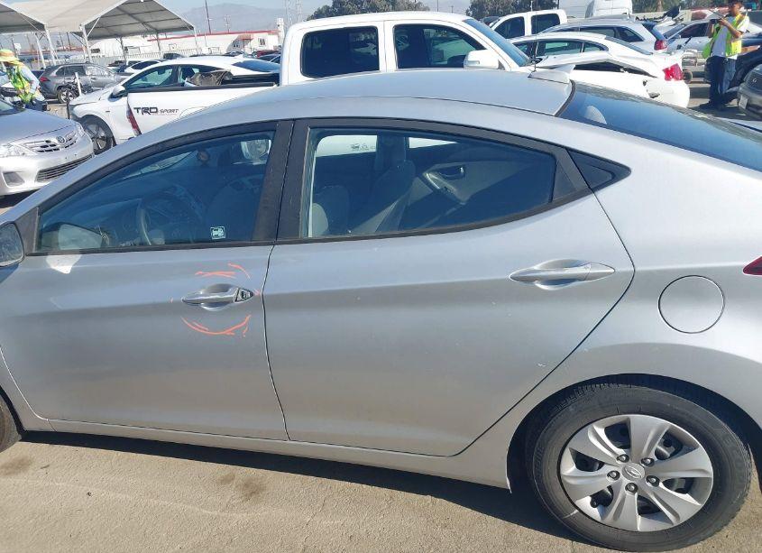 Photo 14 of 2016 Hyundai Elantra SE (VIN 5NPDH4AE7GH736054)