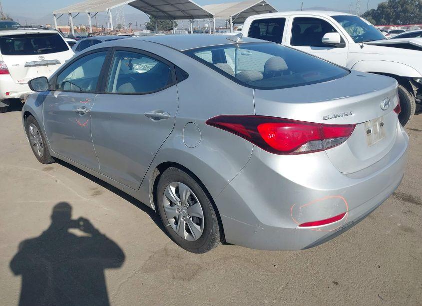 Photo 3 of 2016 Hyundai Elantra SE (VIN 5NPDH4AE7GH736054)