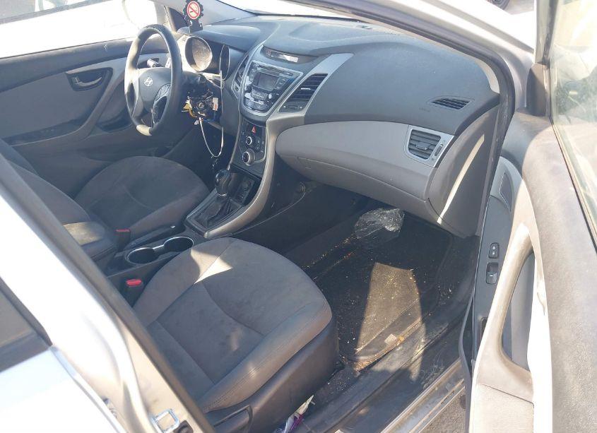 Photo 5 of 2016 Hyundai Elantra SE (VIN 5NPDH4AE7GH736054)