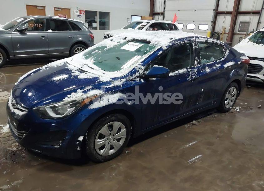 Photo 2 of 2016 Hyundai Elantra SE (VIN 5NPDH4AE7GH745028)