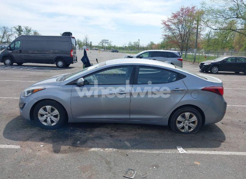 Photo 14 of 2016 Hyundai Elantra SE (VIN 5NPDH4AE7GH747894)
