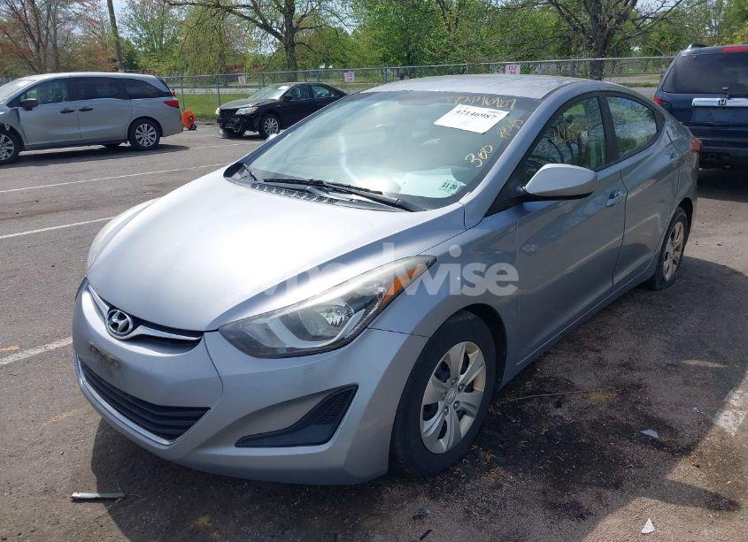 Photo 2 of 2016 Hyundai Elantra SE (VIN 5NPDH4AE7GH747894)