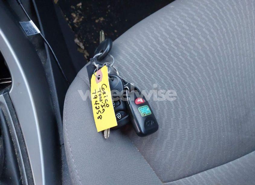 Photo 11 of 2016 Hyundai Elantra SE (VIN 5NPDH4AE7GH749631)