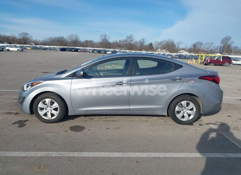 Photo 13 of 2016 Hyundai Elantra SE (VIN 5NPDH4AE7GH770835)