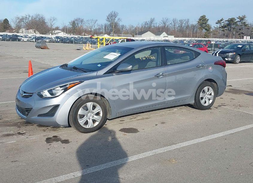 Photo 2 of 2016 Hyundai Elantra SE (VIN 5NPDH4AE7GH770835)