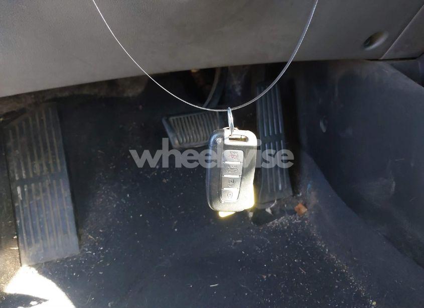 Photo 11 of 2011 Hyundai Elantra LIMITED (VIN 5NPDH4AE8BH075367)