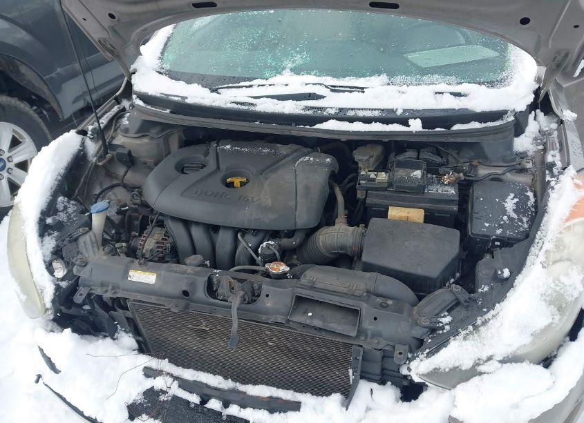 Photo 10 of 2012 Hyundai Elantra GLS (VIN 5NPDH4AE8CH090470)