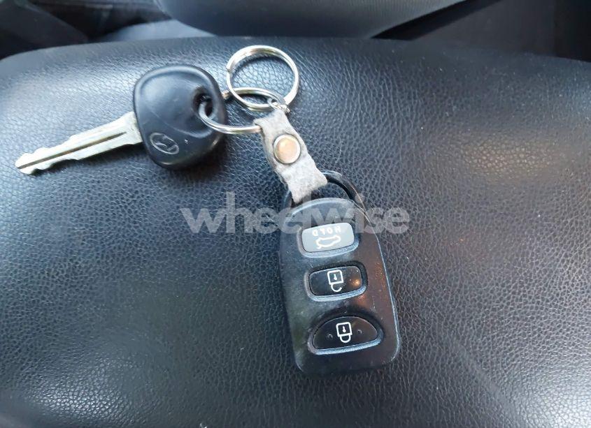 Photo 11 of 2012 Hyundai Elantra GLS (VIN 5NPDH4AE8CH115268)