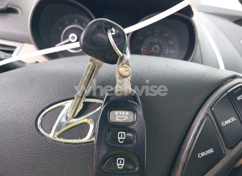 Photo 11 of 2013 Hyundai Elantra LIMITED (VIN 5NPDH4AE8DH172118)