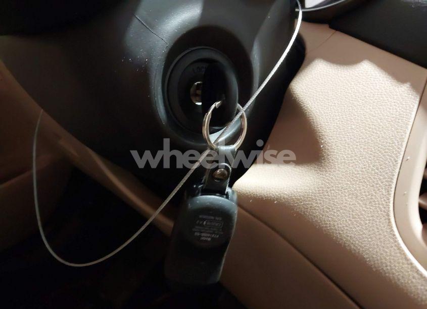 Photo 11 of 2013 Hyundai Elantra LIMITED (VIN 5NPDH4AE8DH191283)