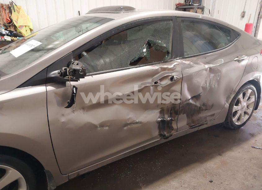 Photo 6 of 2013 Hyundai Elantra LIMITED (VIN 5NPDH4AE8DH191283)