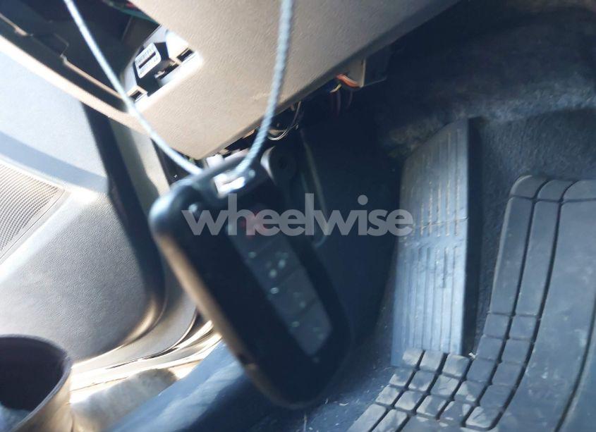 Photo 11 of 2013 Hyundai Elantra LIMITED (VIN 5NPDH4AE8DH192532)