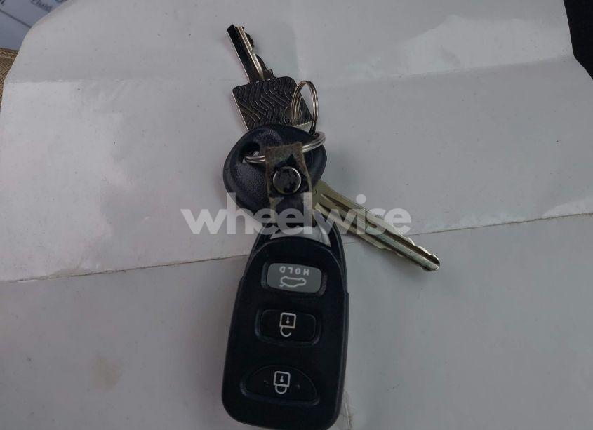 Photo 11 of 2013 Hyundai Elantra GLS (VIN 5NPDH4AE8DH193616)