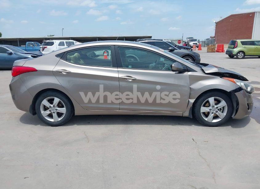 Photo 13 of 2013 Hyundai Elantra GLS (VIN 5NPDH4AE8DH213458)