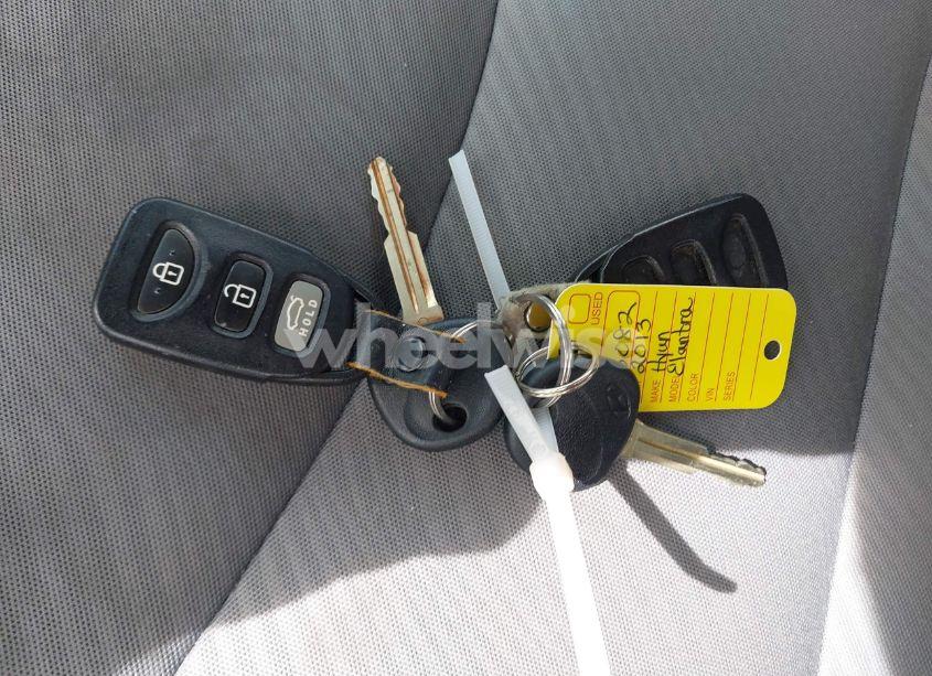 Photo 11 of 2013 Hyundai Elantra GLS (VIN 5NPDH4AE8DH220667)