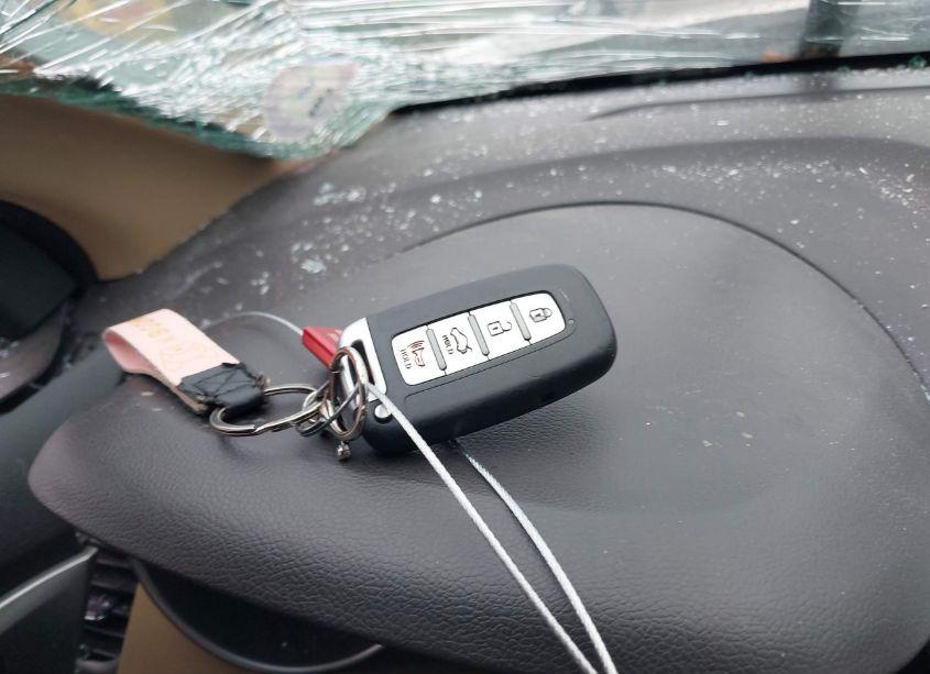 Photo 11 of 2013 Hyundai Elantra LIMITED (VIN 5NPDH4AE8DH252714)