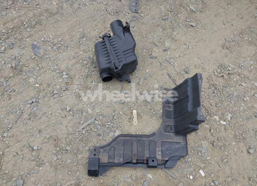 Photo 12 of 2013 Hyundai Elantra GLS (VIN 5NPDH4AE8DH287737)