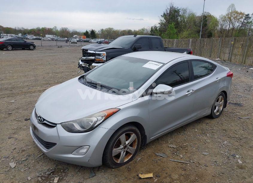 Photo 2 of 2013 Hyundai Elantra GLS (VIN 5NPDH4AE8DH287737)