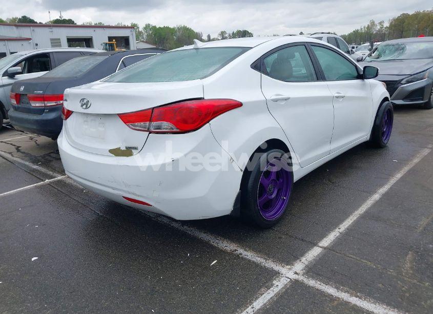 Photo 4 of 2013 Hyundai Elantra LIMITED (VIN 5NPDH4AE8DH291934)
