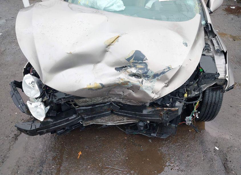 Photo 10 of 2013 Hyundai Elantra GLS (VIN 5NPDH4AE8DH307047)