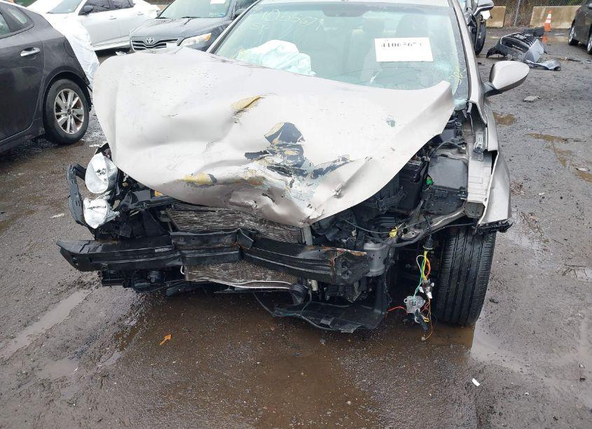 Photo 6 of 2013 Hyundai Elantra GLS (VIN 5NPDH4AE8DH307047)