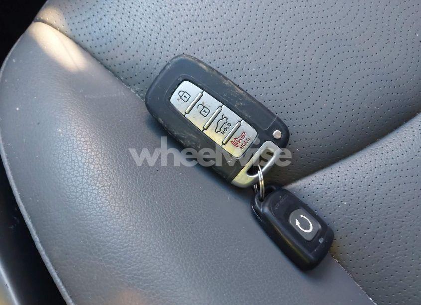 Photo 11 of 2013 Hyundai Elantra LIMITED (VIN 5NPDH4AE8DH307226)