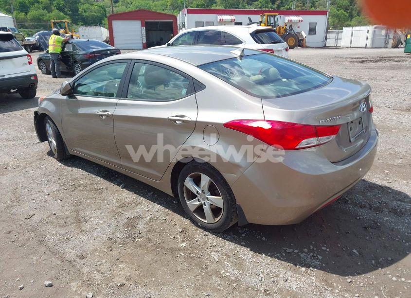 Photo 3 of 2013 Hyundai Elantra GLS (VIN 5NPDH4AE8DH318338)
