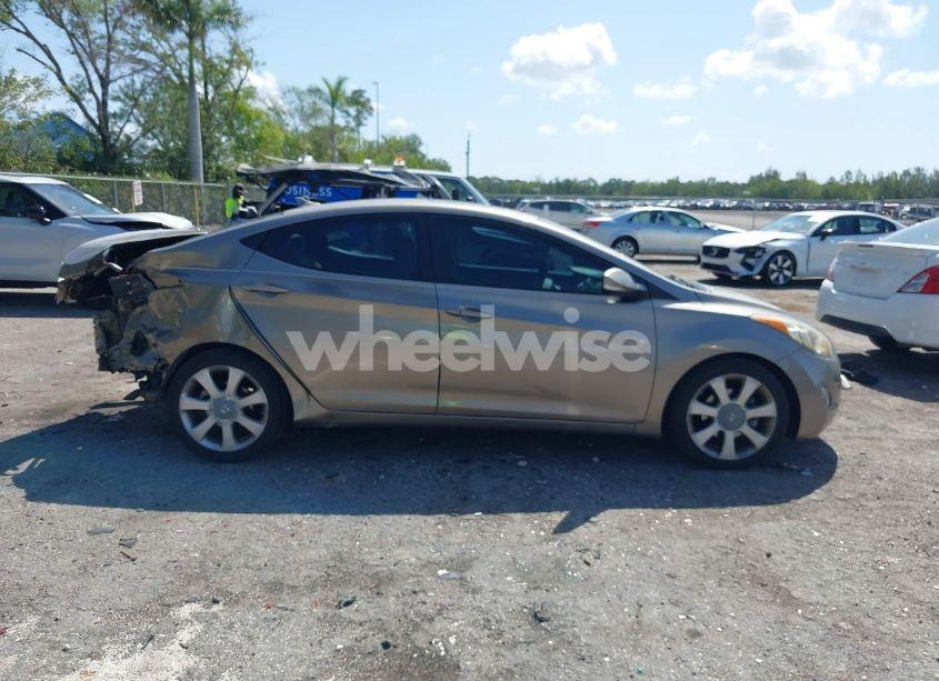 Photo 13 of 2013 Hyundai Elantra LIMITED (VIN 5NPDH4AE8DH322633)