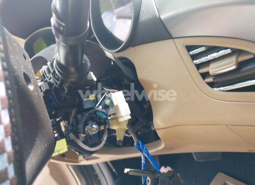 Photo 12 of 2013 Hyundai Elantra LIMITED (VIN 5NPDH4AE8DH323703)