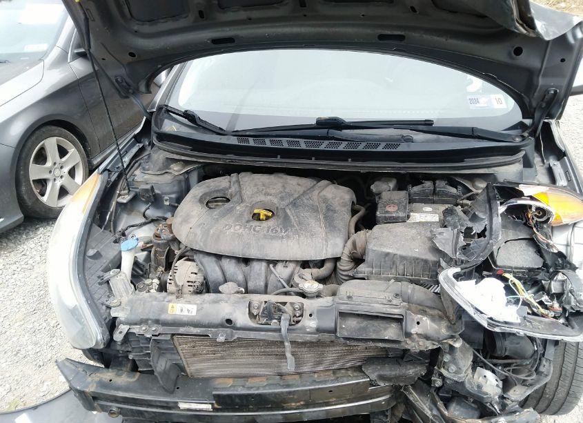 Photo 10 of 2013 Hyundai Elantra GLS (VIN 5NPDH4AE8DH380189)