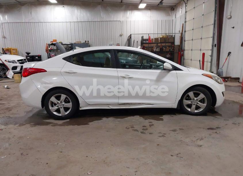 Photo 13 of 2013 Hyundai Elantra GLS (VIN 5NPDH4AE8DH380502)