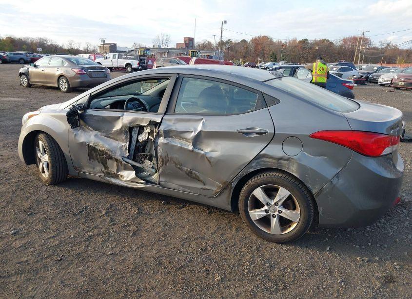 Photo 17 of 2013 Hyundai Elantra GLS (VIN 5NPDH4AE8DH391077)